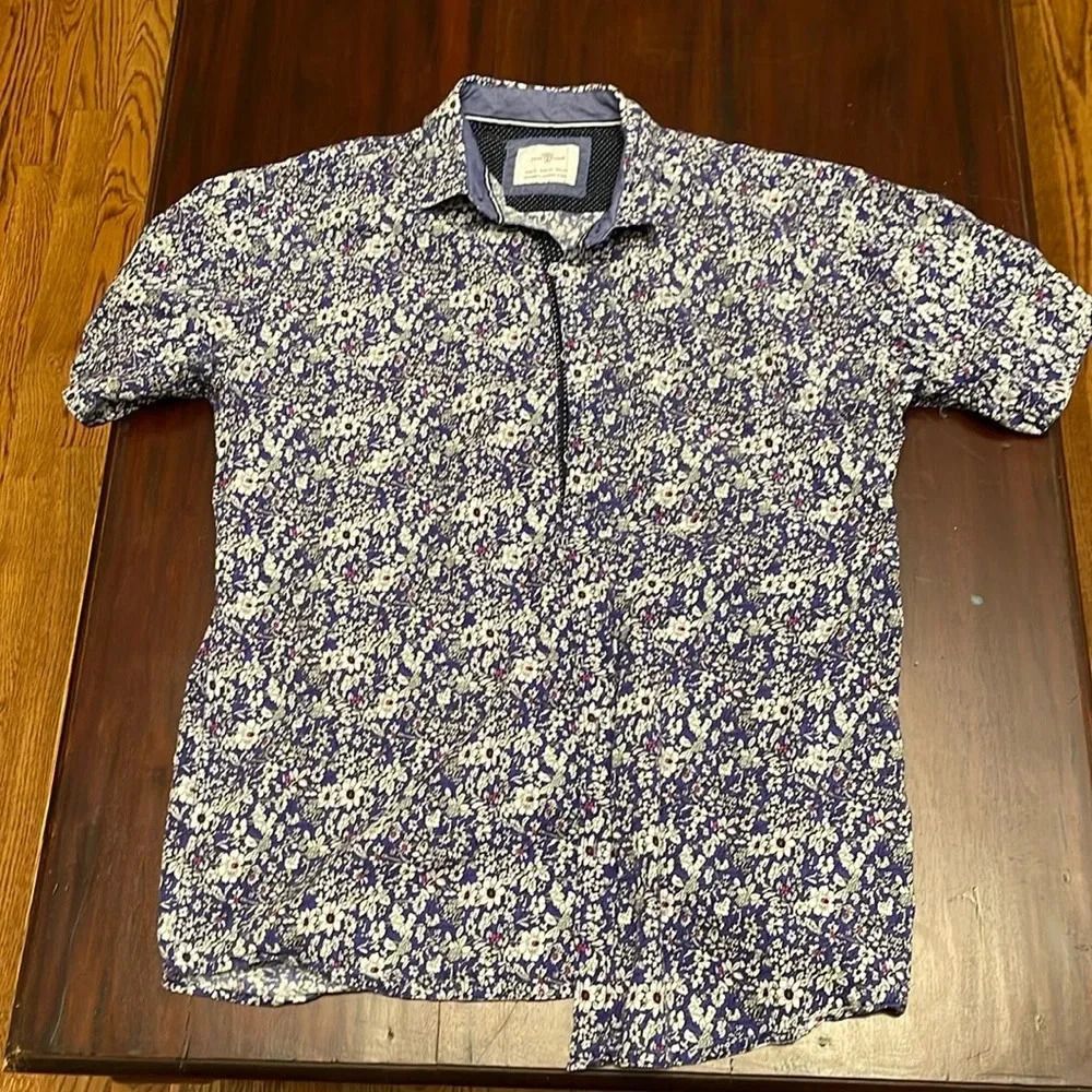 Craft + Flow royal blue floral short sleeve button down shirt size XL